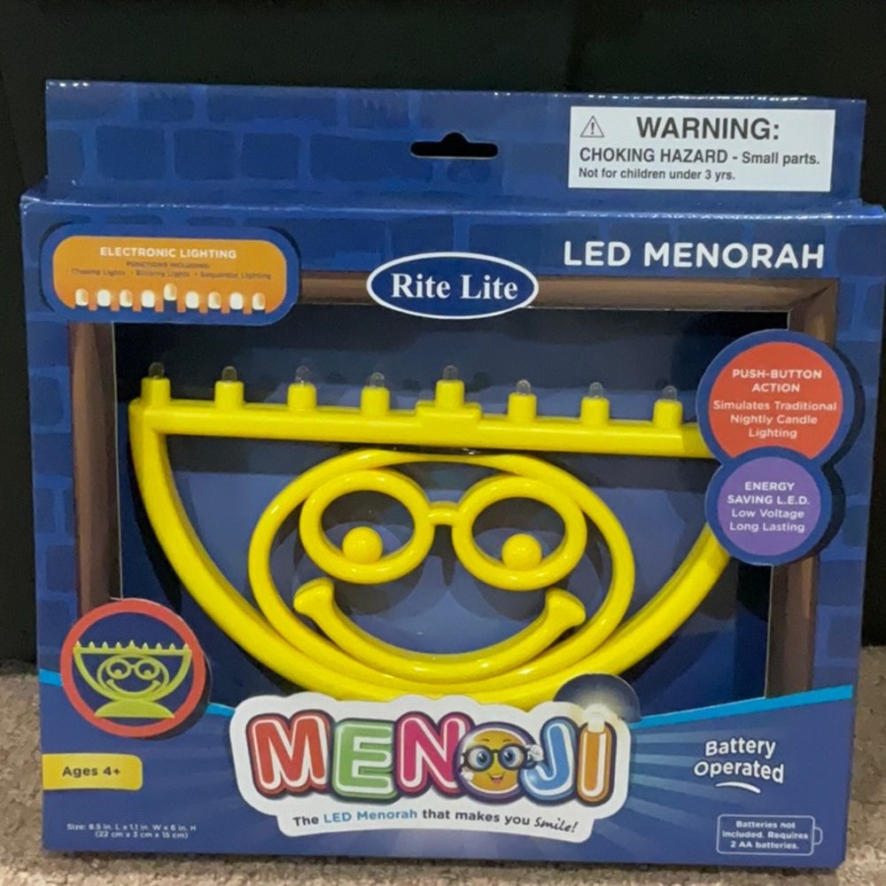 RITE LITE LED MENORAH NWT